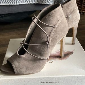 Jessica Simpson cosmia heels